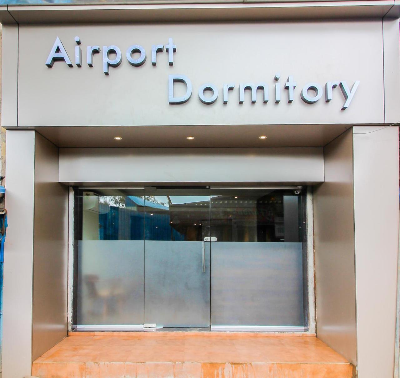 Hygeinic Airport Dormitory Near By Bom Albergue Bombay Exterior foto